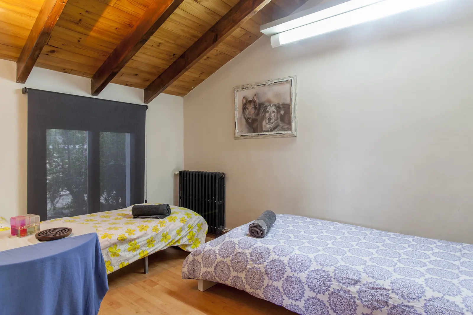 Dormitorio de Ca Carmela con camas individuales